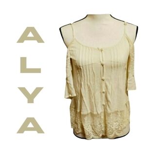 𝅺alya blouse Cold shoulder Cream womens Size small